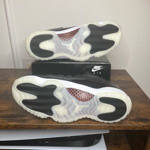 Air Jordan 11 Retro Low "72-10" Mens Size 10.5(AV2187-001)